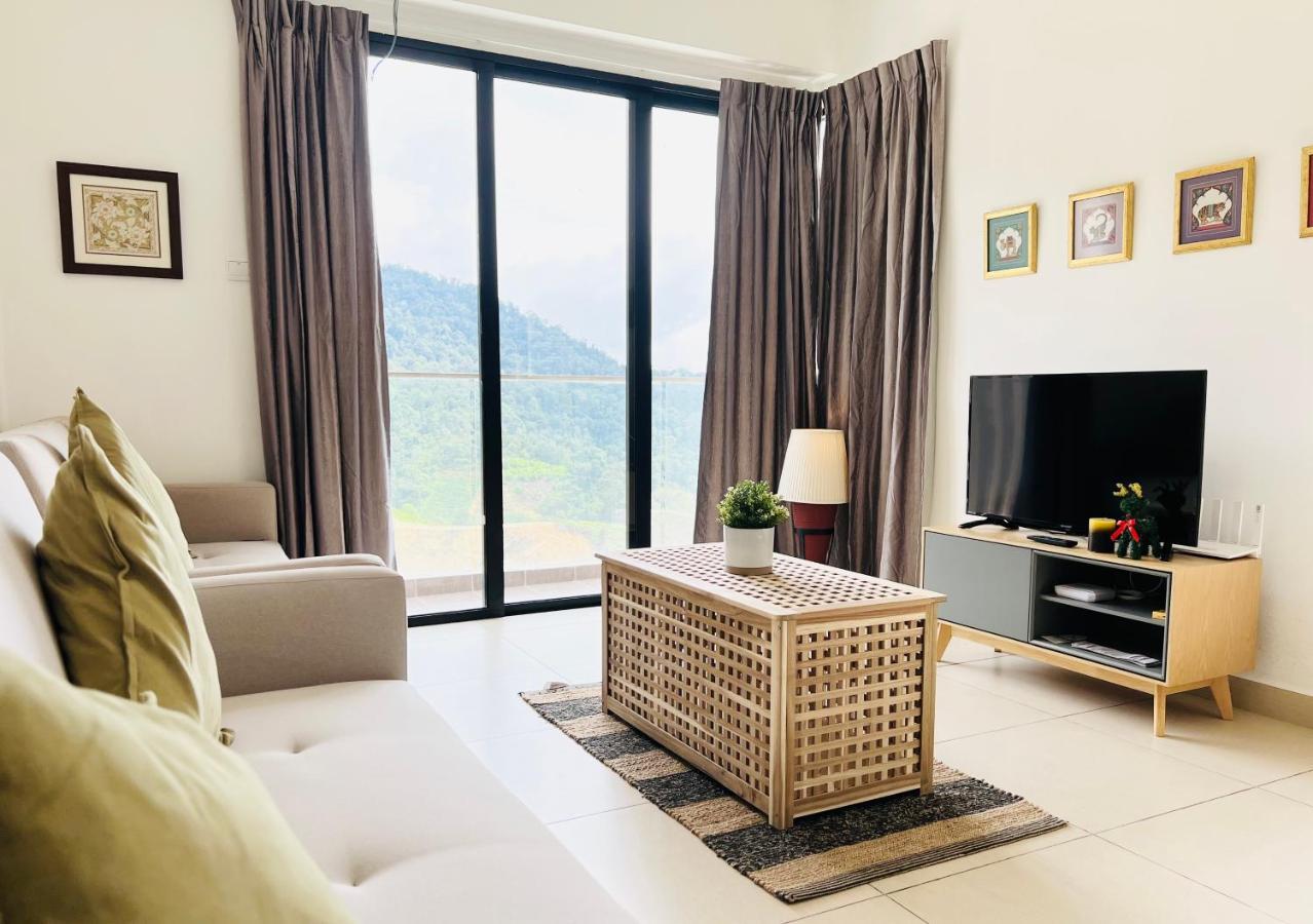 Friends & Family Apartment At Midhill Genting 8Pax Free Wifi Genting Highlands Exterior photo